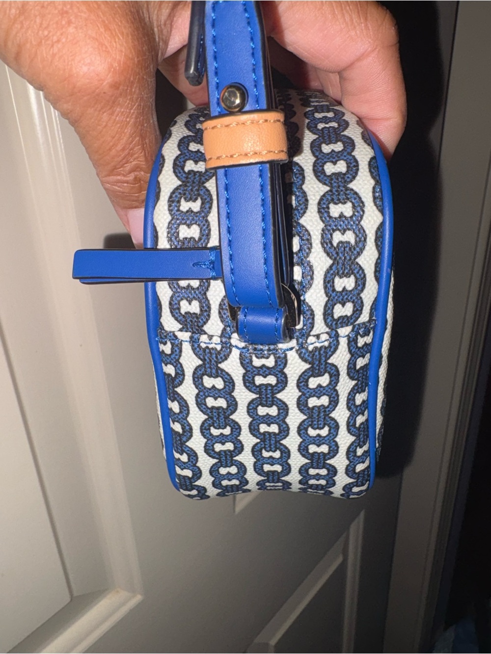 Tory Burch Gemini Link Camera Bag - Picture 6 of 10